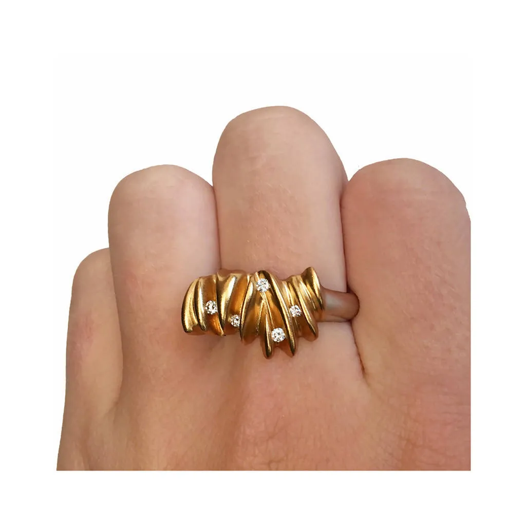 5 diamond sculptural silver shell ring with contrasting 22ct gold plating